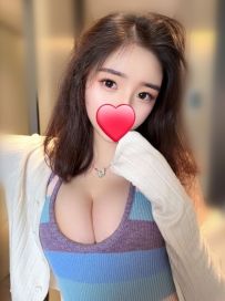 #高雄： 綠茶.E奶.23歲.162.46kg細腰翹臀 皮膚白皙光滑 眼神勾人會放電