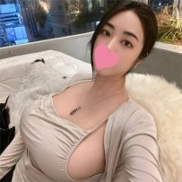 奶量驚人飽滿白嫩：洛兒 163.55.G.26歲乳牛級正妹喜歡被男人玩弄那對大奶