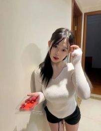 臺中豪乳妹：米琪157.F.25.50kg有點肉肉感F巨乳妹，互動服務超級有女友fu