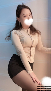 彰化好妹推薦 莉莉很淫蕩很騷 ，巨騷可無套內射口爆吞精每次都會流好多淫水，